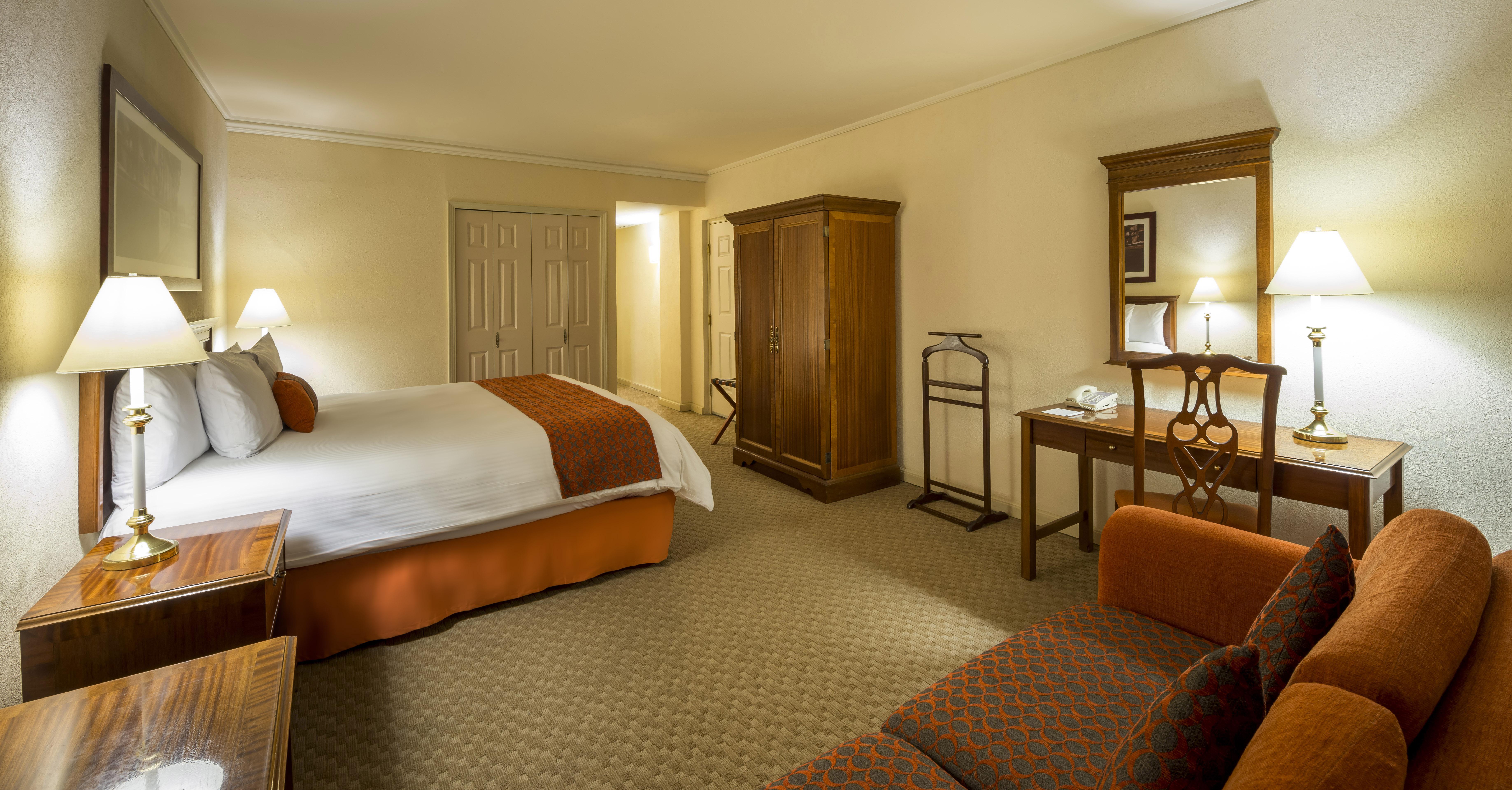 Camino Real Puebla Angelopolis Hotel Exterior photo A guest room at the Lodge at Vail