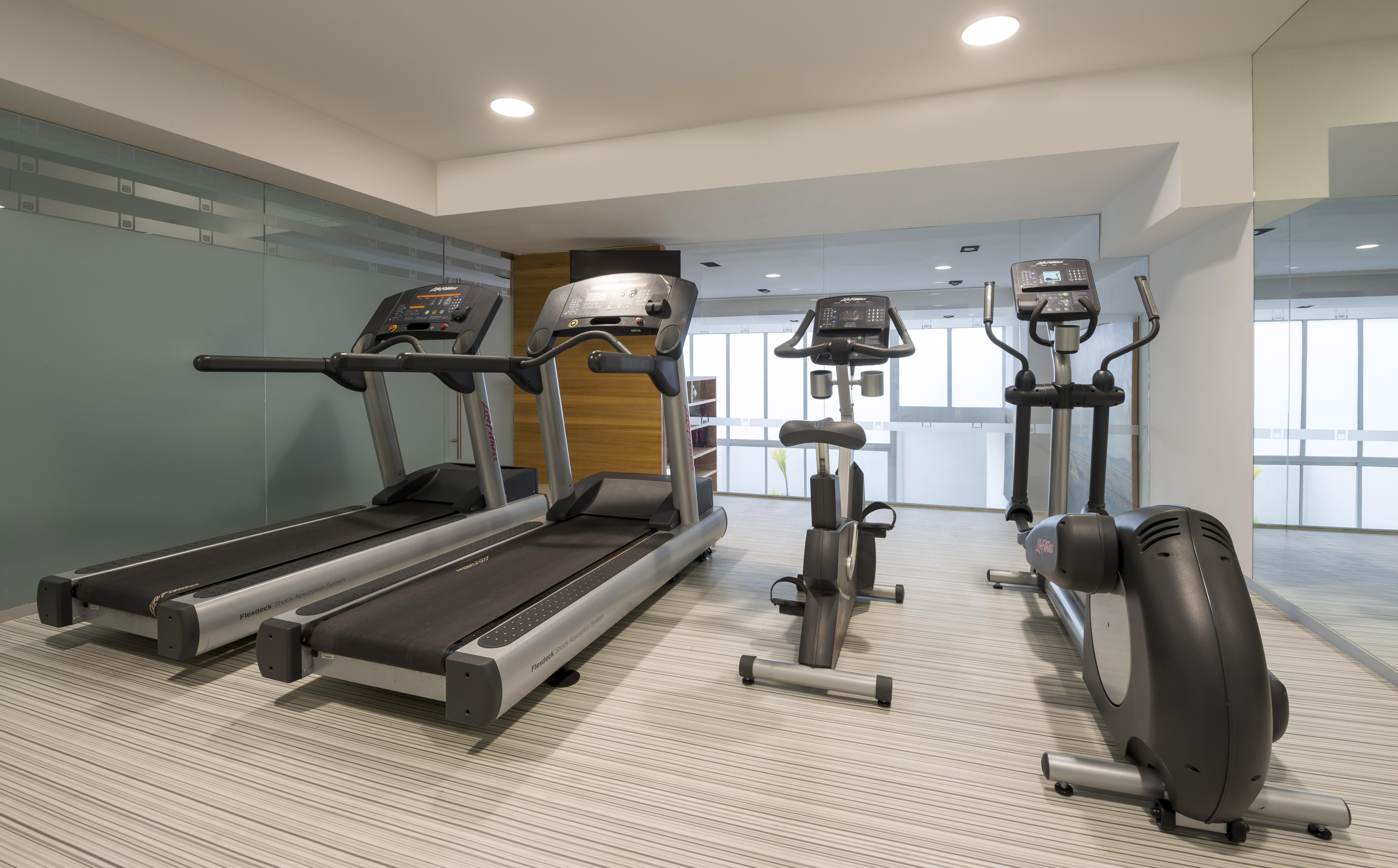 Camino Real Puebla Angelopolis Hotel Exterior photo A gym