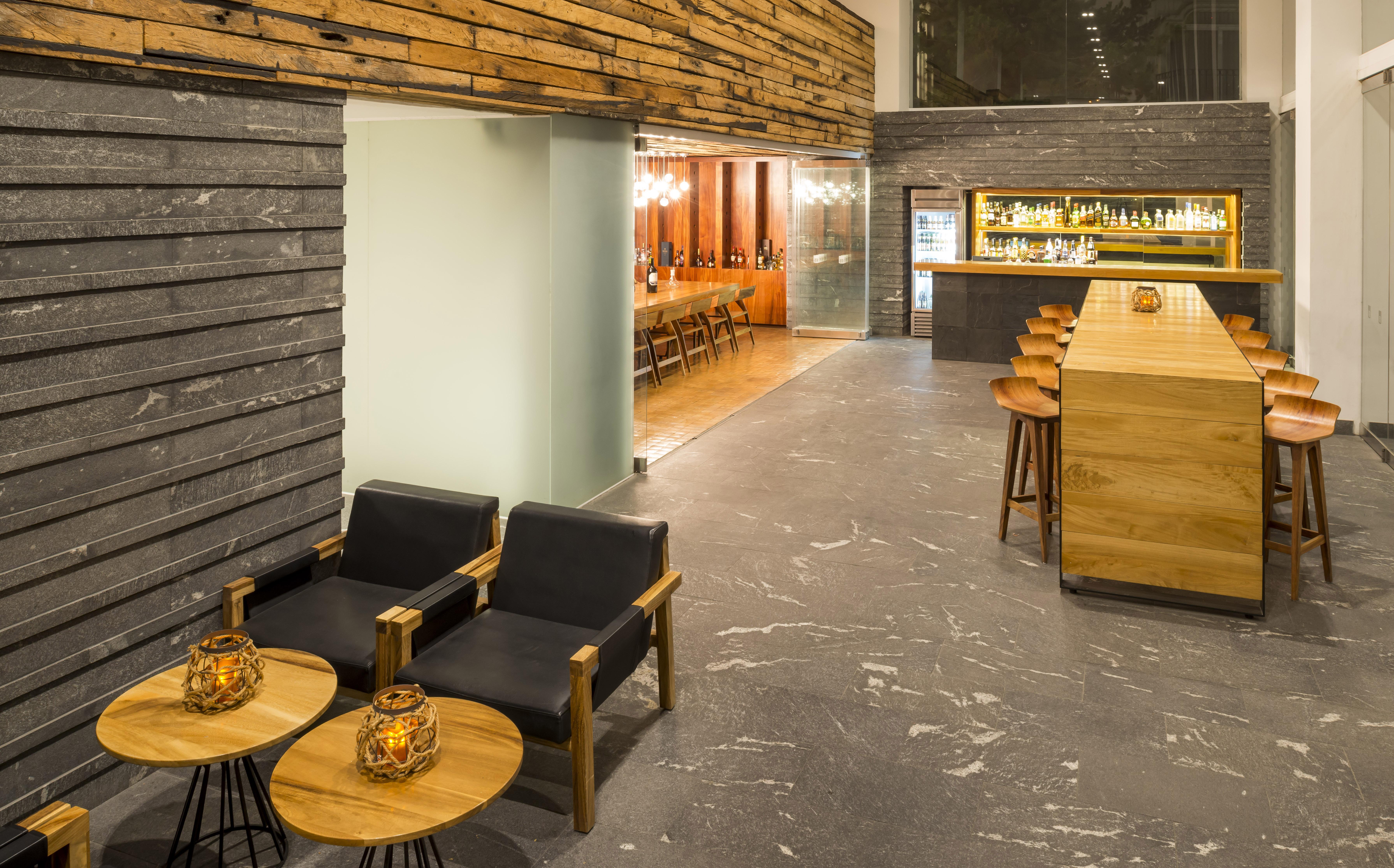 Camino Real Puebla Angelopolis Hotel Exterior photo The lounge at the airport