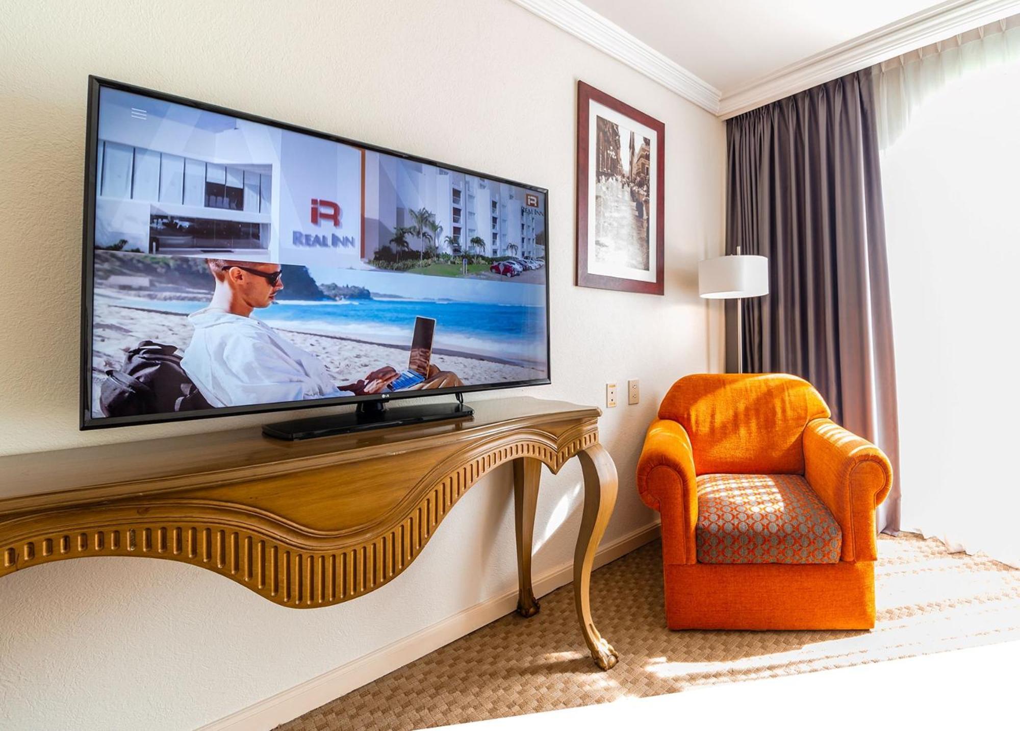 Camino Real Puebla Angelopolis Hotel Exterior photo A television set